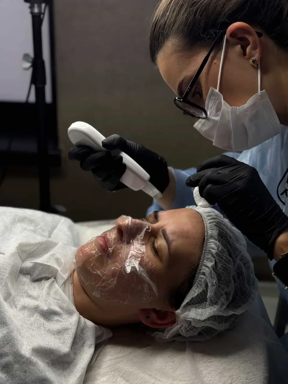 Ultrasonic facial cleansing treatment at Waxglow Calgary